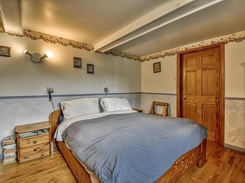 Chambre Ã  coucher principale - 150 Ch. Guénette, Sainte-Marguerite-Du-Lac-Masson, QC - Indoor Photo Showing Bedroom