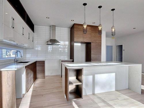 Kitchen - Rue Des Bouleaux, L'Assomption, QC - Indoor Photo Showing Kitchen With Upgraded Kitchen