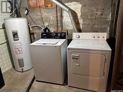 Skarpinsky Acreage - Mont Nebo, Canwood Rm No. 494, SK - Indoor Photo Showing Laundry Room