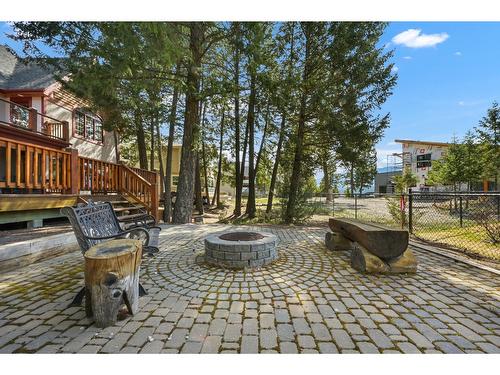 4815 Lakehill Rd, Windermere, BC - Outdoor With Deck Patio Veranda