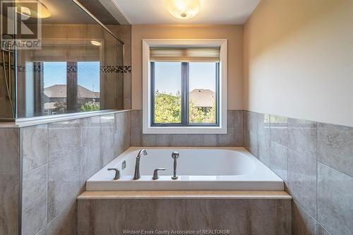 379 Stonebrook, Lakeshore, ON - Indoor Photo Showing Bathroom