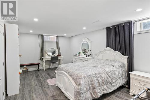 2405 Roxborough, Windsor, ON - Indoor Photo Showing Bedroom