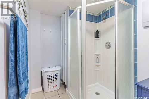 2501 Cumberland Avenue S, Saskatoon, SK - Indoor Photo Showing Bathroom