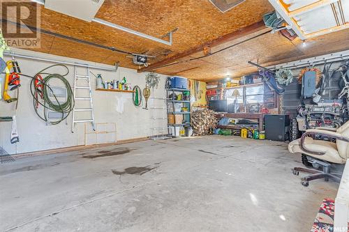 2501 Cumberland Avenue S, Saskatoon, SK - Indoor Photo Showing Garage