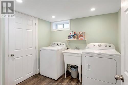 876 Laporte Avenue, Windsor, ON - Indoor Photo Showing Laundry Room
