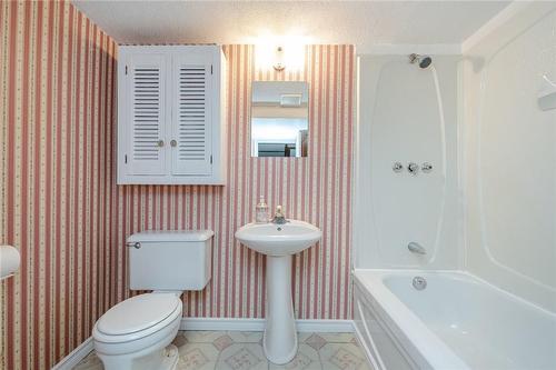 94 Topcliff Avenue, Toronto, ON - Indoor Photo Showing Bathroom