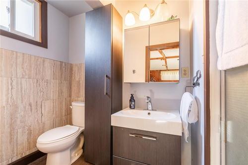 52 Greenmeadow Court, St. Catharines, ON - Indoor Photo Showing Bathroom