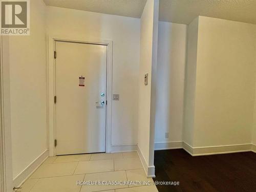 #1105Se -9199 Yonge St, Richmond Hill, ON - Indoor Photo Showing Other Room