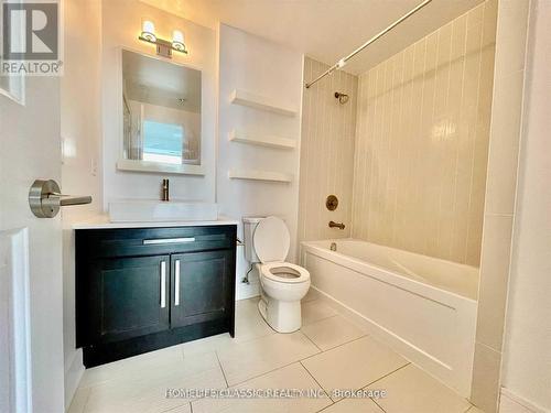 1105Se - 9199 Yonge Street, Richmond Hill, ON - Indoor Photo Showing Bathroom