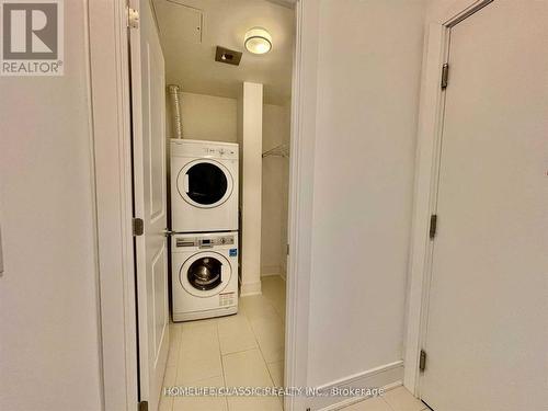 #1105Se -9199 Yonge St, Richmond Hill, ON - Indoor Photo Showing Laundry Room