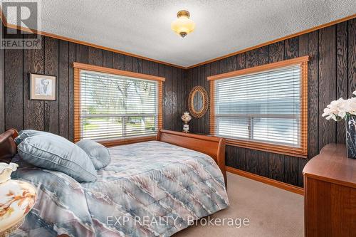 651 Duclos Point Rd, Georgina, ON - Indoor Photo Showing Bedroom