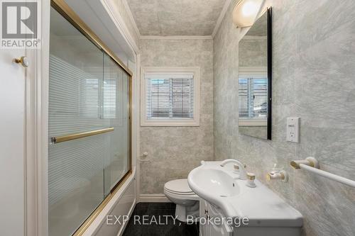 651 Duclos Point Road, Georgina, ON - Indoor Photo Showing Bathroom