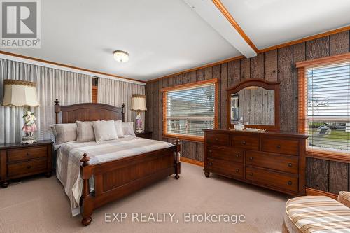 651 Duclos Point Road, Georgina, ON - Indoor Photo Showing Bedroom