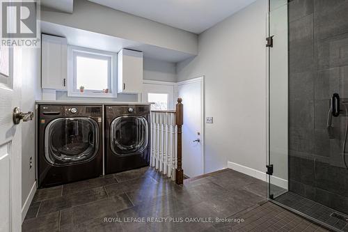 2168 Winding Woods Dr, Oakville, ON - Indoor Photo Showing Laundry Room