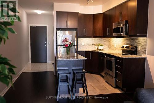 #2312 -223 Webb Dr, Mississauga, ON - Indoor Photo Showing Kitchen With Upgraded Kitchen