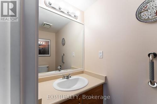#24 -1120 Queens Ave, Oakville, ON - Indoor Photo Showing Bathroom