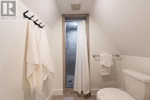 91 Iroquois Ave, London, ON - Indoor Photo Showing Bathroom