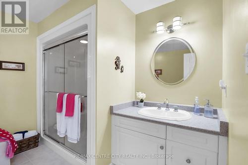 30 Mcgregor Crt, St. Thomas, ON - Indoor Photo Showing Bathroom