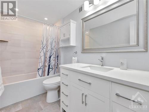 373 Laurier Avenue E Unit#406, Ottawa, ON - Indoor Photo Showing Bathroom