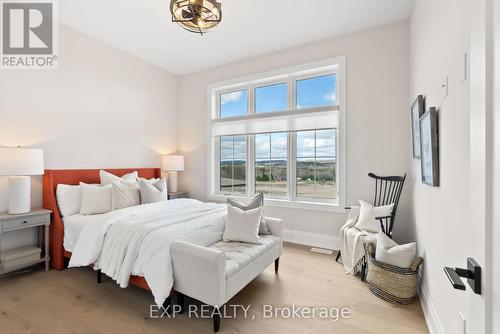 10 Horizon Crt, Kawartha Lakes, ON - Indoor Photo Showing Bedroom