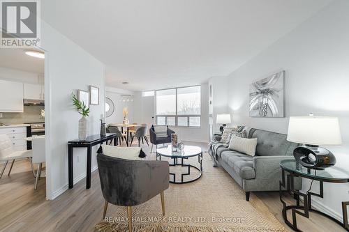 #606 -20 Edgecliffe Gfwy, Toronto, ON - Indoor Photo Showing Living Room