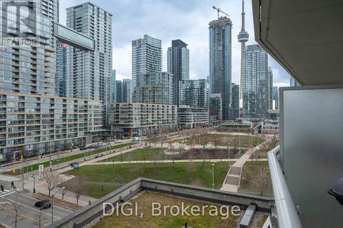 #915 -75 Queens Wharf Rd, Toronto, ON - Outdoor