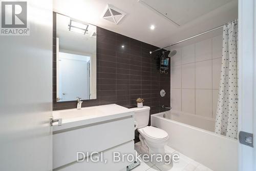 #915 -75 Queens Wharf Rd, Toronto, ON - Indoor Photo Showing Bathroom
