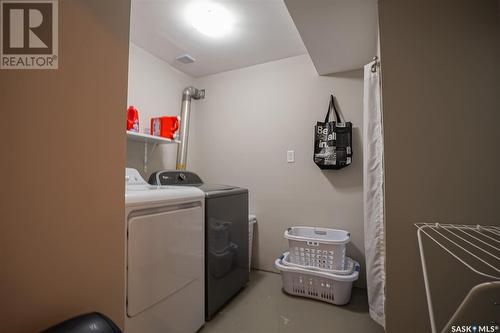 929 East Centre, Saskatoon, SK - Indoor Photo Showing Laundry Room