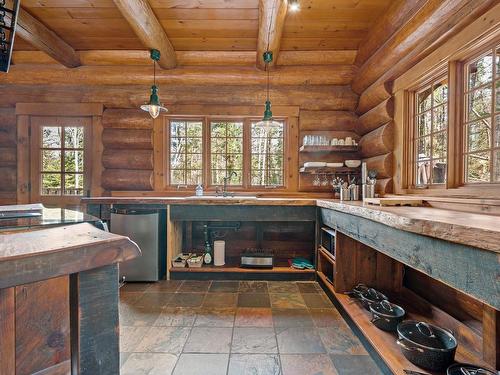 Kitchen - 1061 Ch. De La Sauvagine, Mont-Blanc, QC - Indoor Photo Showing Other Room