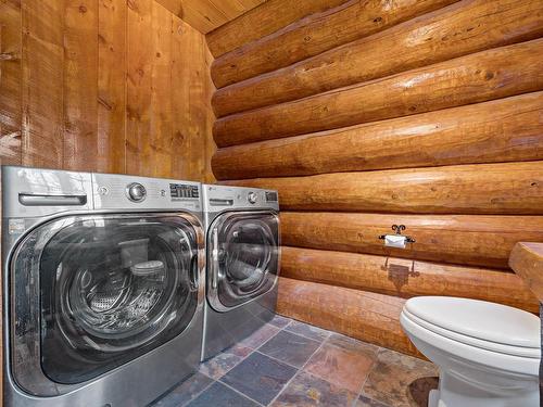 Powder room - 1061 Ch. De La Sauvagine, Mont-Blanc, QC - Indoor Photo Showing Laundry Room