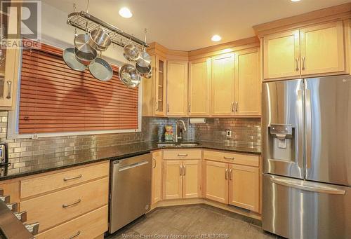 1671 Victoria Avenue, Windsor, ON - Indoor Photo Showing Kitchen With Stainless Steel Kitchen