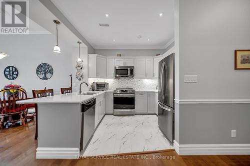 207 - 323 George Street W, Cobourg, ON - Indoor Photo Showing Kitchen With Upgraded Kitchen