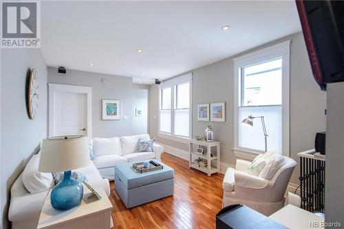 10 Orange Street, Saint John, NB - Indoor Photo Showing Living Room