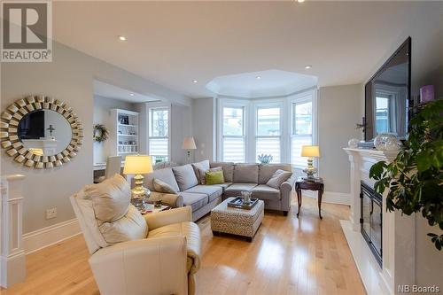 10 Orange Street, Saint John, NB - Indoor Photo Showing Living Room