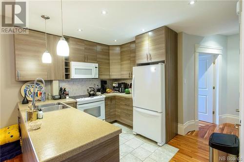 10 Orange Street, Saint John, NB - Indoor Photo Showing Kitchen With Double Sink