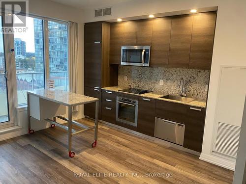 #805 -75 Canterbury Pl, Toronto, ON - Indoor Photo Showing Kitchen With Upgraded Kitchen