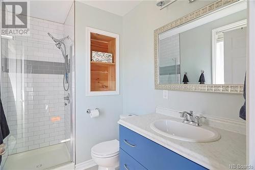 10 Deer Lane, New Maryland, NB - Indoor Photo Showing Bathroom