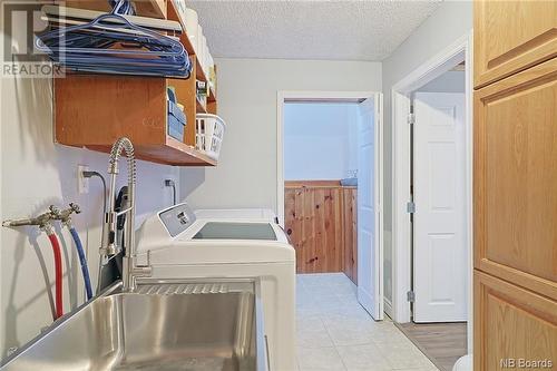 10 Deer Lane, New Maryland, NB - Indoor Photo Showing Laundry Room