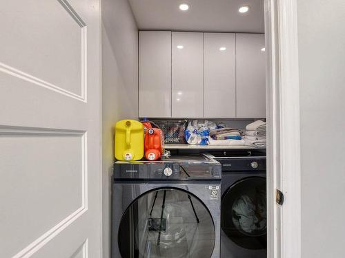Salle de lavage - 1142 Rue D'Osaka, Laval (Fabreville), QC - Indoor Photo Showing Laundry Room
