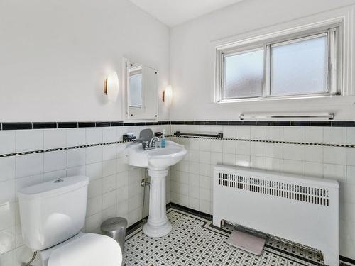 Bathroom - 6320  - 6322 10E Avenue, Montréal (Rosemont/La Petite-Patrie), QC - Indoor Photo Showing Bathroom