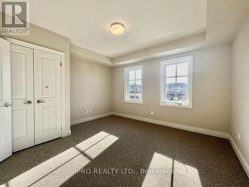 #36 -26 Lunar Cres, Mississauga, ON - Indoor Photo Showing Other Room