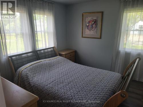 7 West St N, Kawartha Lakes, ON - Indoor Photo Showing Bedroom