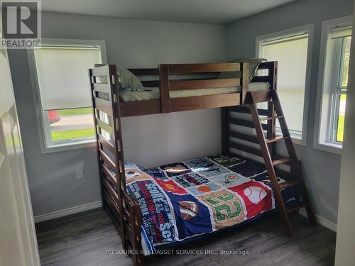 7 West Street N, Kawartha Lakes, ON - Indoor Photo Showing Bedroom