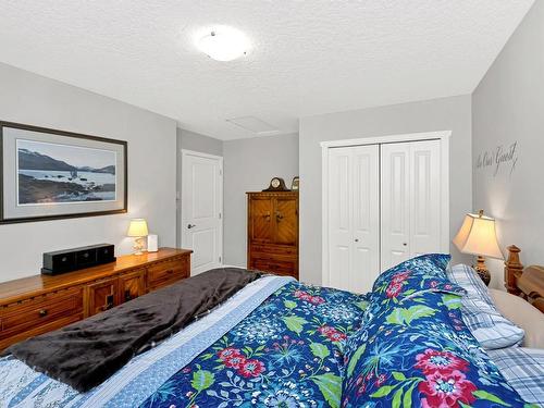 6442 Willowpark Way, Sooke, BC - Indoor Photo Showing Bedroom