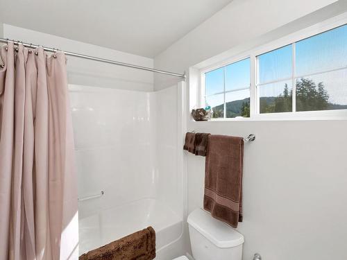 6442 Willowpark Way, Sooke, BC - Indoor Photo Showing Bathroom