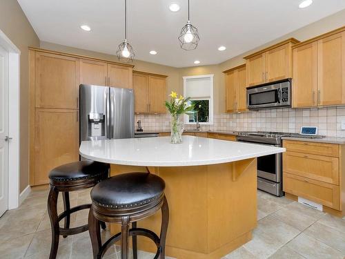 6442 Willowpark Way, Sooke, BC - Indoor Photo Showing Kitchen With Upgraded Kitchen