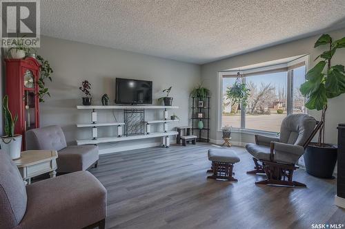 631 Wilkinson Place, Saskatoon, SK - Indoor Photo Showing Living Room