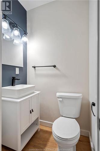 18 Cornell St, Moncton, NB - Indoor Photo Showing Bathroom