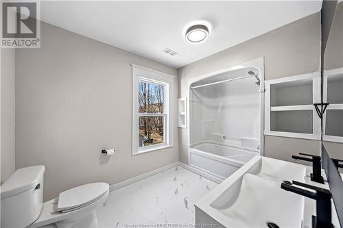 18 Cornell St, Moncton, NB - Indoor Photo Showing Bathroom