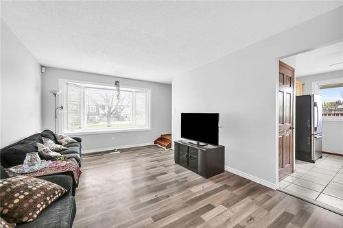 16 Courtland Avenue, Hamilton, ON - Indoor Photo Showing Other Room